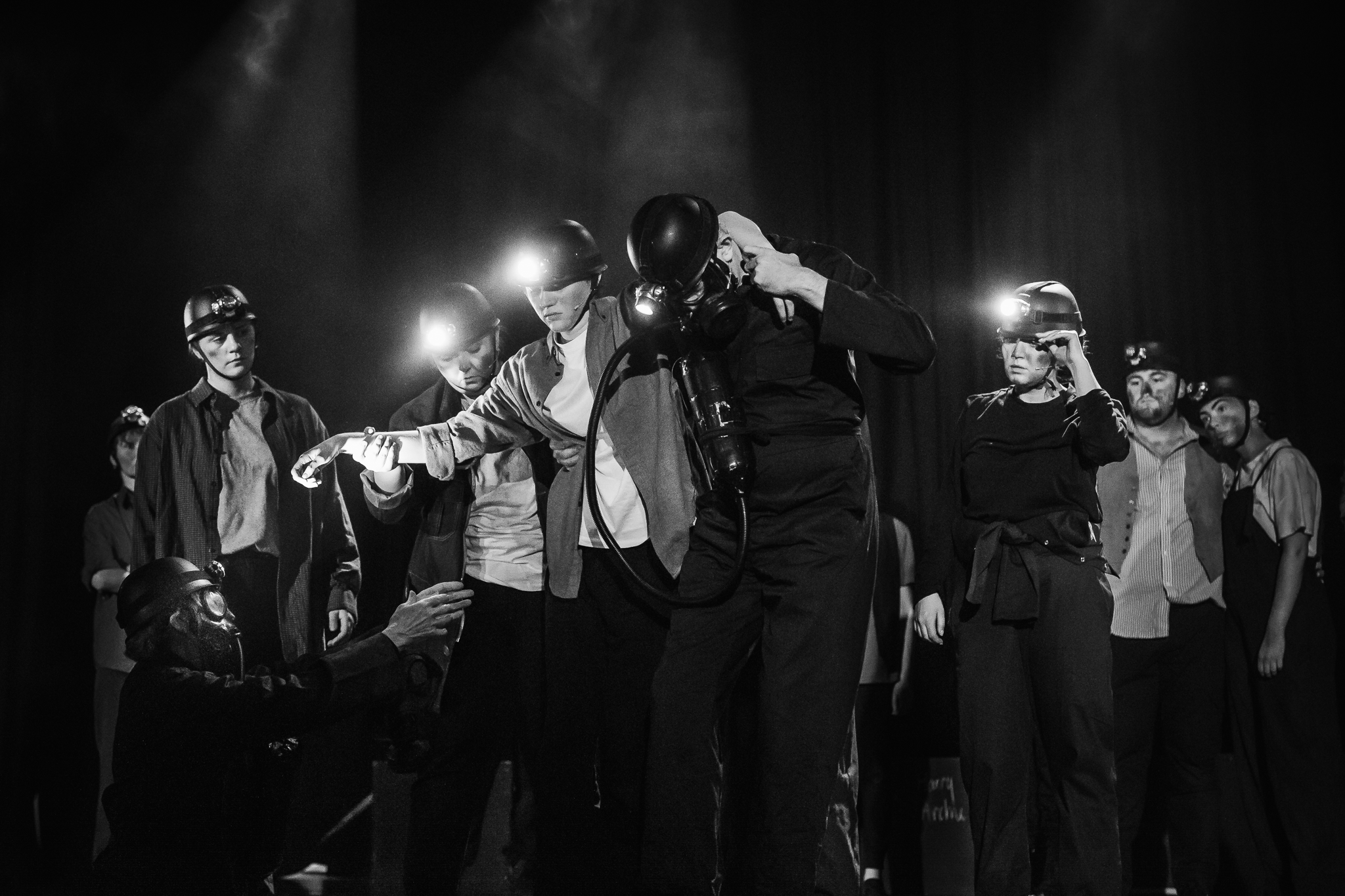 image from a stage show depicting the Knockshinnoch mining disaster